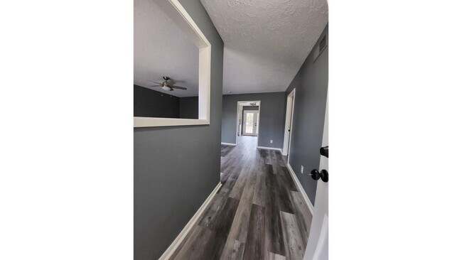 Foto del edificio - 205 Manor Dr