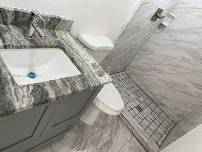 Foto del edificio - 2009 Monroe St