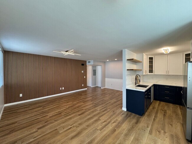 Building Photo - Modern Comfort Meets Prime Location | Stunning 1BR in North Park