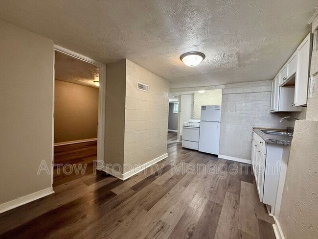 Building Photo - 3502 S 51st St