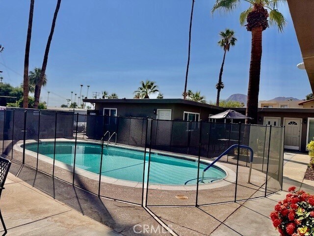 Foto del edificio - 45421 Sunset Ln