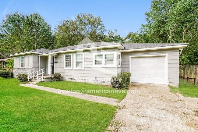 Building Photo - 324 Barnes St