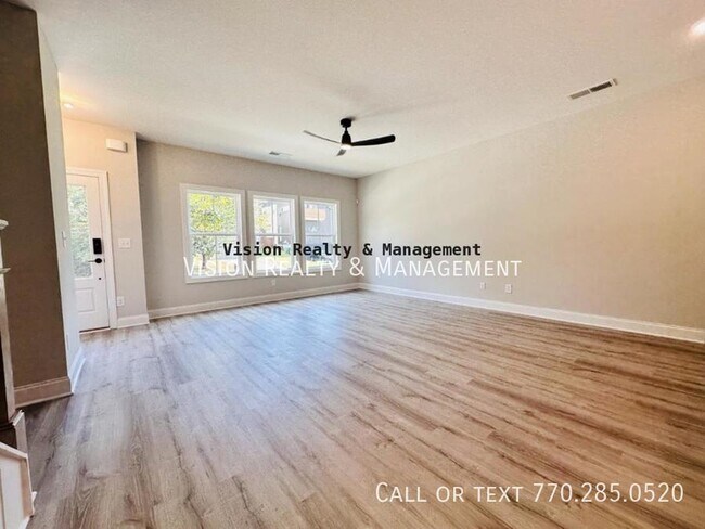 Foto del edificio - BRAND NEW TOWNHOME! 3BD/2.5BA
