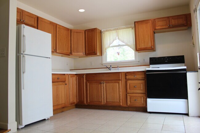 Kitchen - 45 Deacon Smith Hill Rd