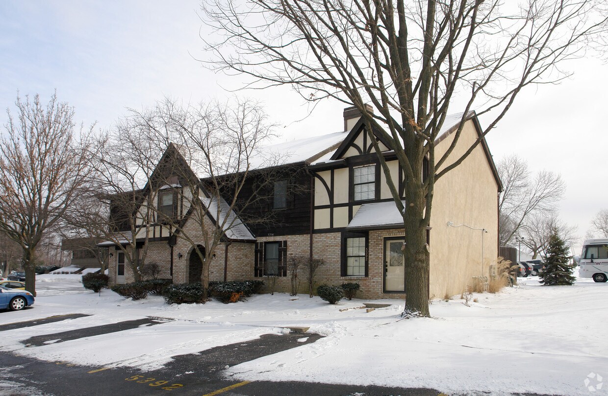 Primary Photo - 5392-5398 Ponderosa Dr