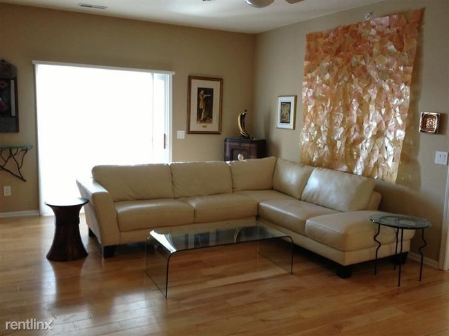 Building Photo - 3 br, 2 bath Condo - Scio Village
