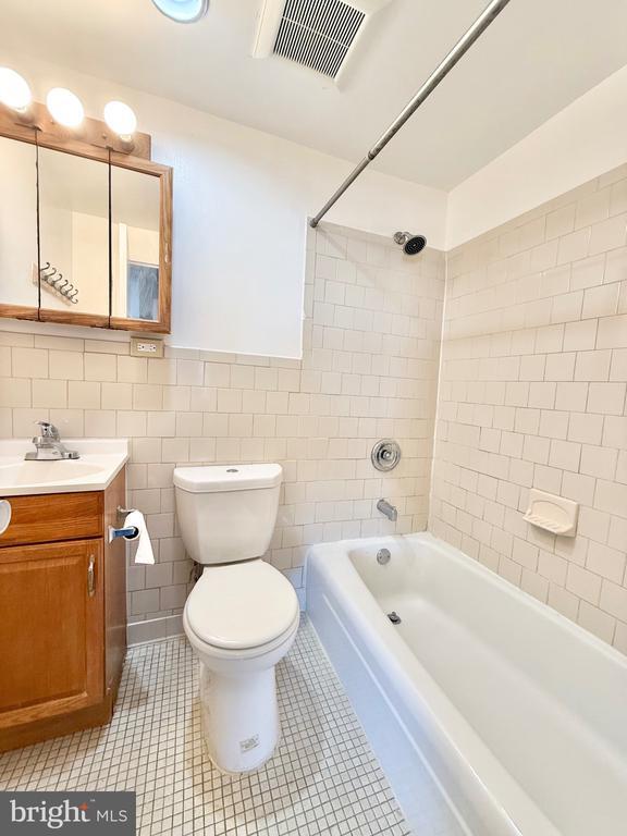 Building Photo - 4600 Duke St