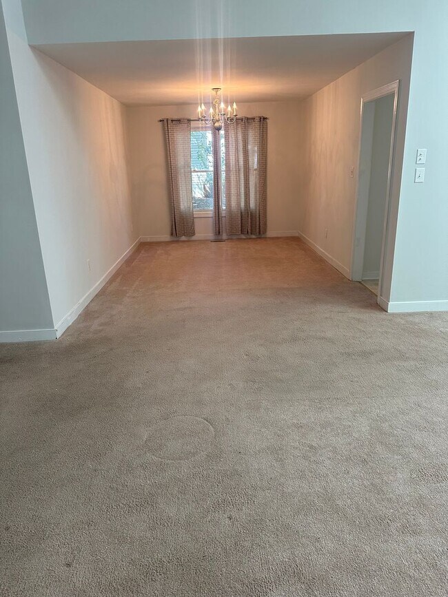 Foto del edificio - Great 3 bedroom two bath ranch home