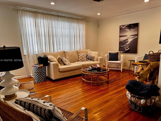 Building Photo - 130 Malaga Ave