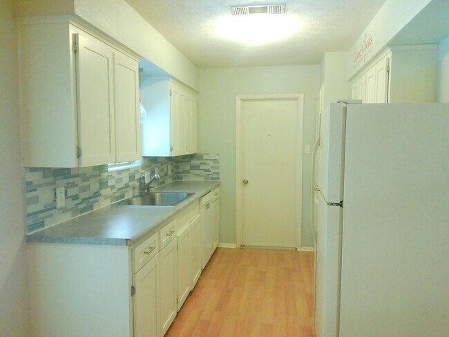 Building Photo - 7417 Whisper Wind Dr