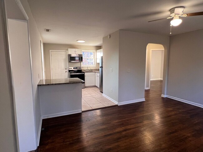 Foto del edificio - 4608 Eastover Ave