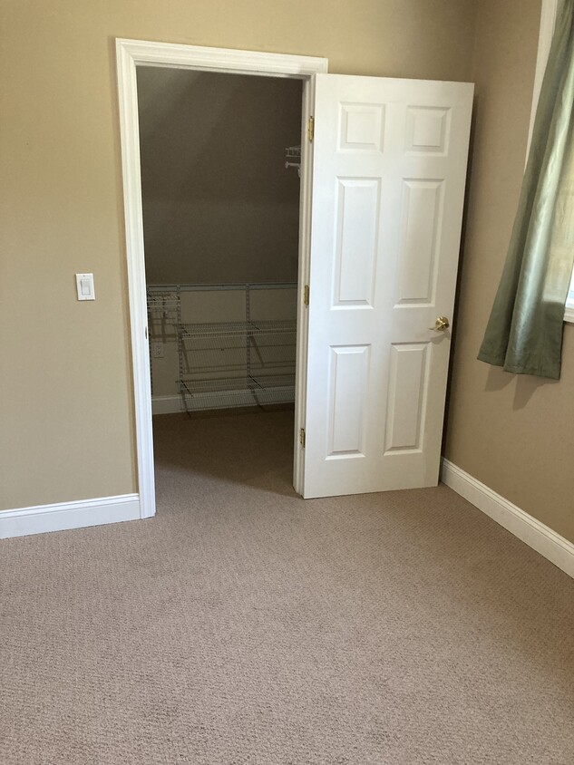 closet - 277 Buttonwood Ave