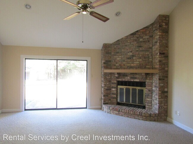 Building Photo - 3 br, 2 bath House - 4650 Taft