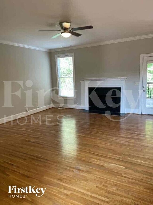Building Photo - 1046 Highland Park Pl