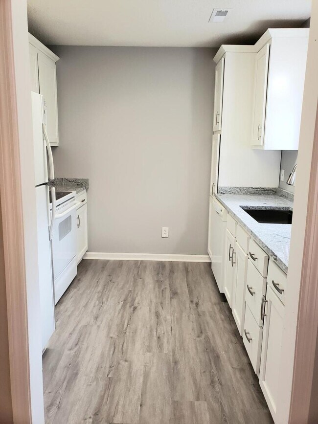 Building Photo - 1227 Lenny Ln