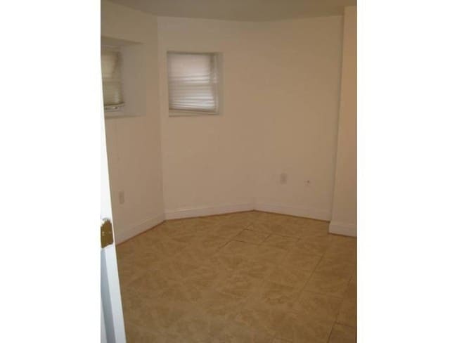 Foto del edificio - 117 W St NW