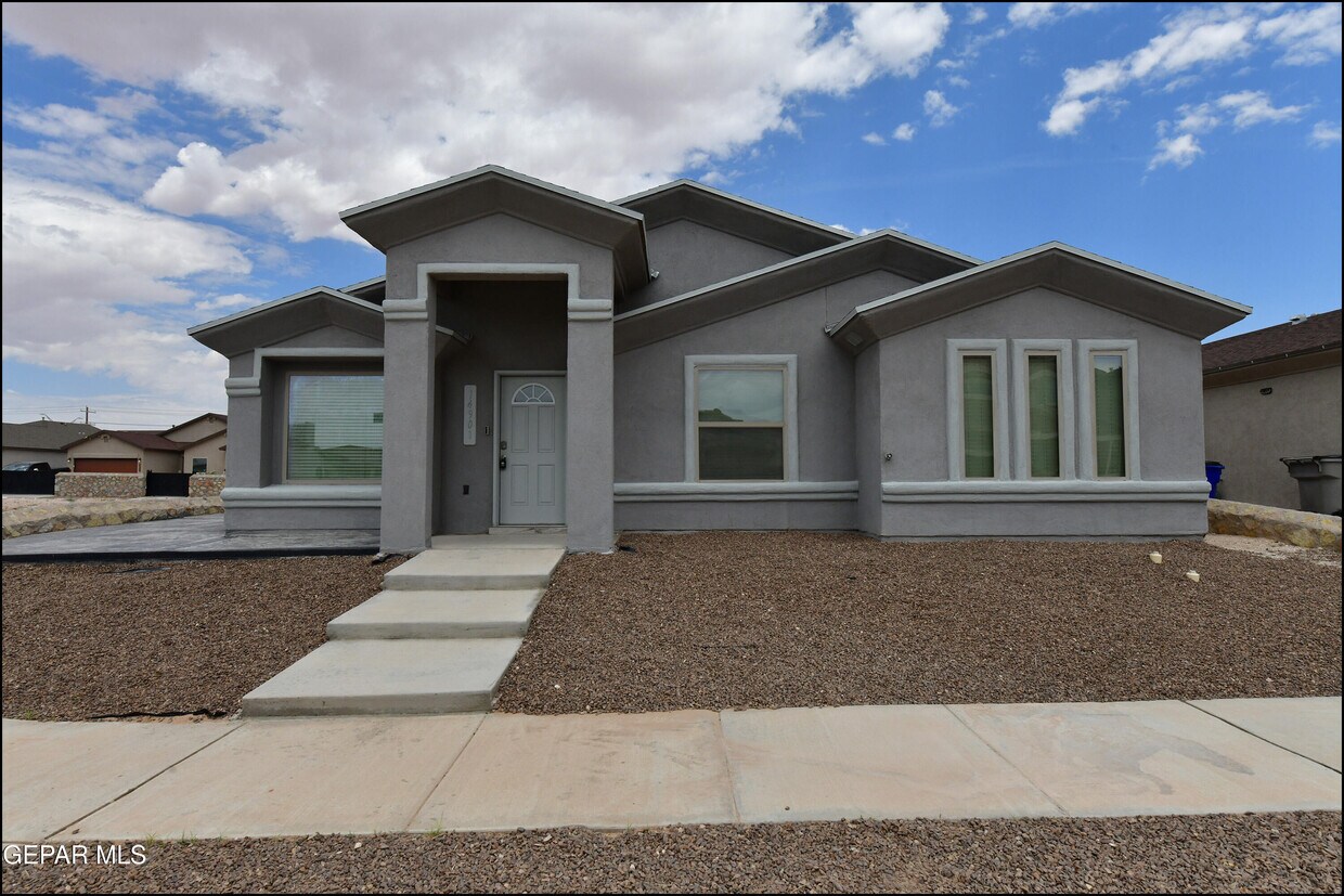 Foto principal - 14901 Tierra Isaiah Ave