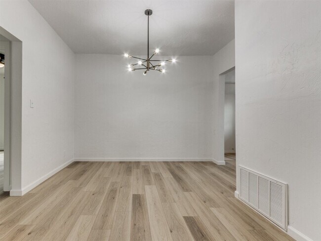 Foto del edificio - 2330 SW 24TH