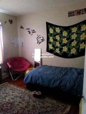 Primary Photo - 33 Calumet St