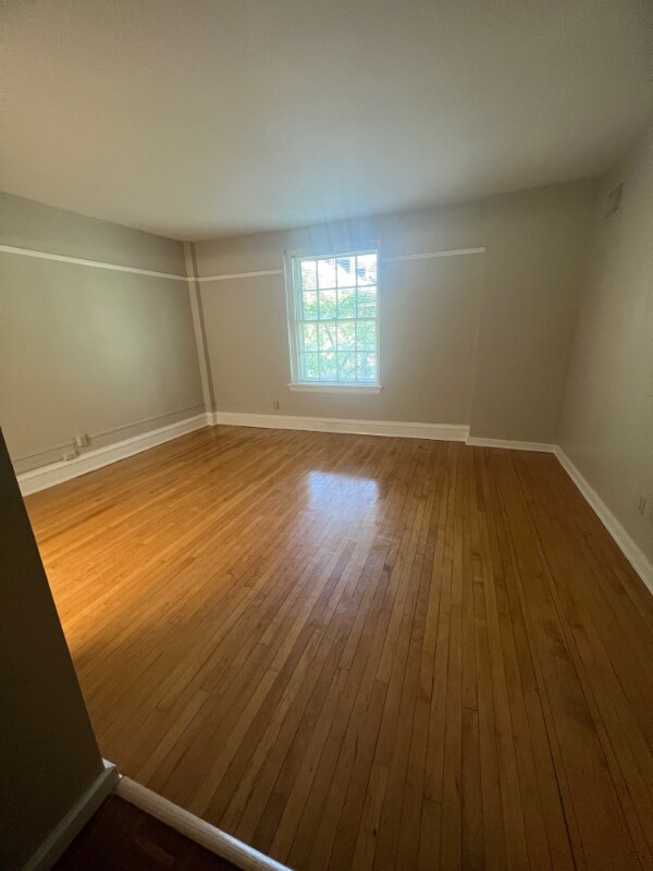 95 Elizabeth St Unit 202, Delaware, OH 43015 Room for Rent in