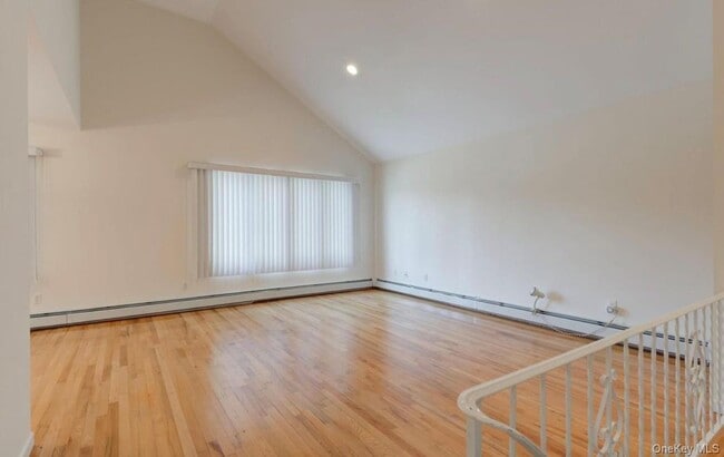 Building Photo - 11 7th St