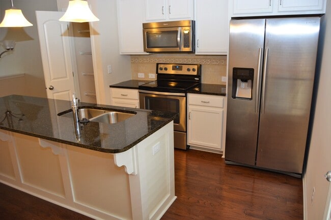 Building Photo - 5212 Prosperity Church Rd