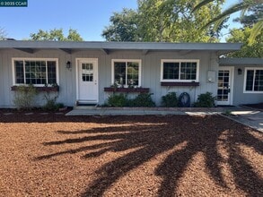 Building Photo - 760 Rosewood Dr