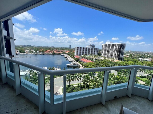Building Photo - 21055 Yacht Club Dr