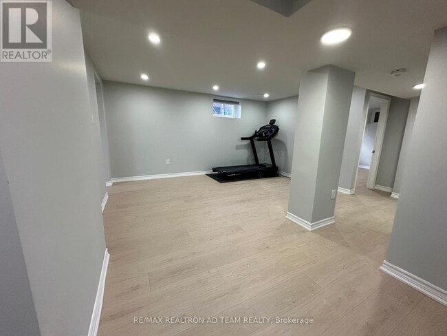 Building Photo - 2365 Bostock Crescent