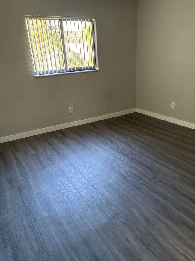 3x2 Orchid Lux w/Washer & Dryer - Country View Garden Homes