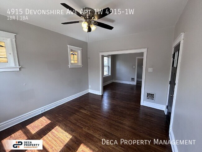 Foto del edificio - 4915 Devonshire Ave