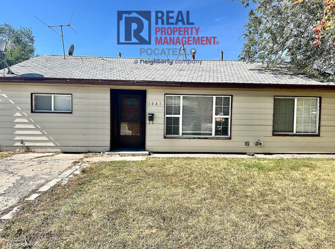 Primary Photo - MOVE IN SPECIAL - Newly remodeled - 3 Bedr...