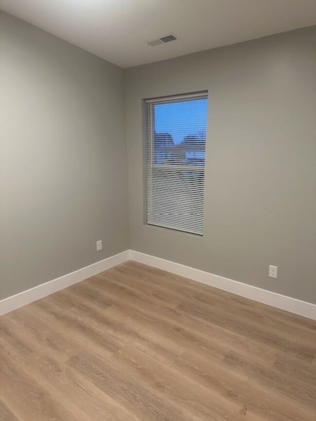Building Photo - 37-39 Bartley