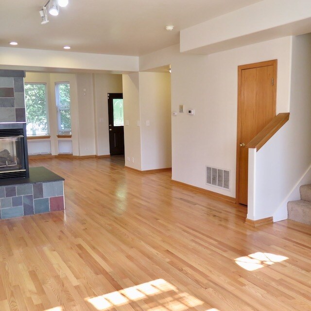 Primary Photo - 4354 S Drexel Blvd