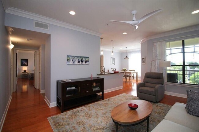 Foto del edificio - 7701 Rialto Blvd