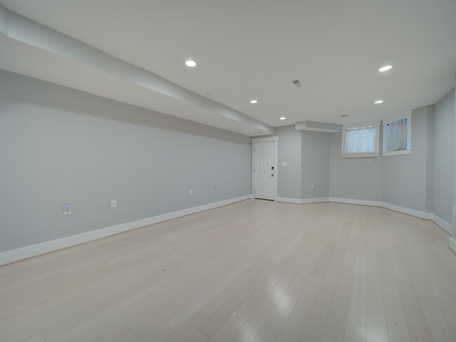 Foto del edificio - 1022 Park Rd NW