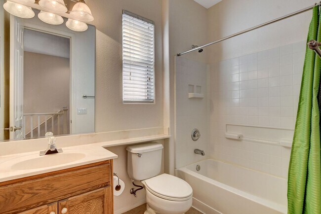 Foto del edificio - Great Guard Gated home In Traccia Summerli...