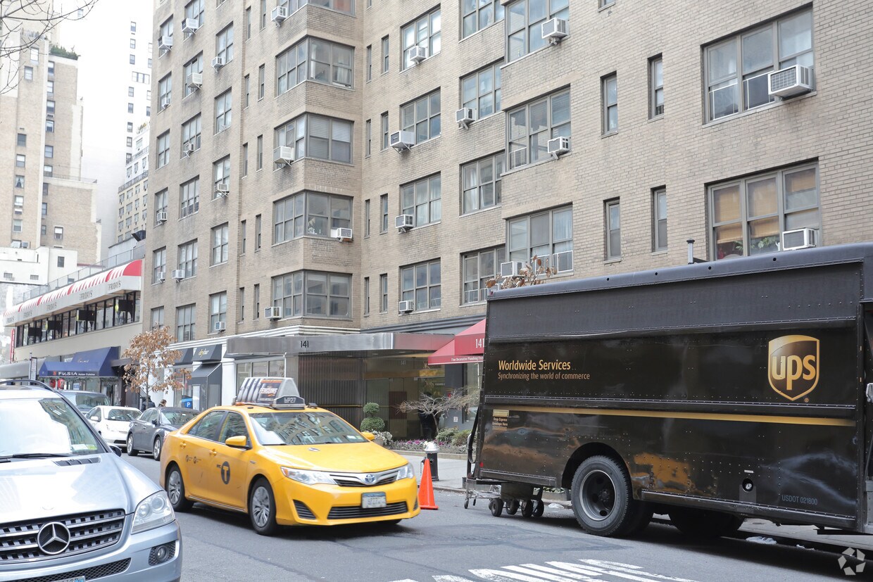 Building Photo - 141 E 56th St