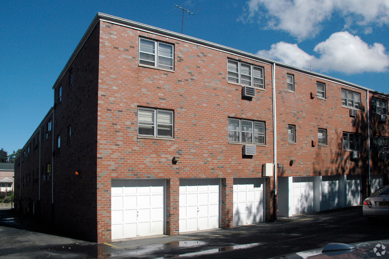 Building Photo - Rose Garden Apartments