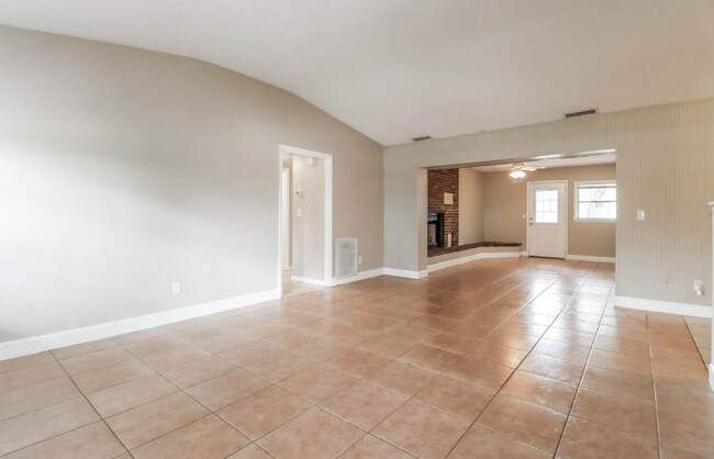 Foto del edificio - 12783 Pineway Dr