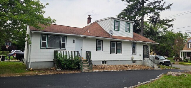 Foto del edificio - 117 Browning Ave