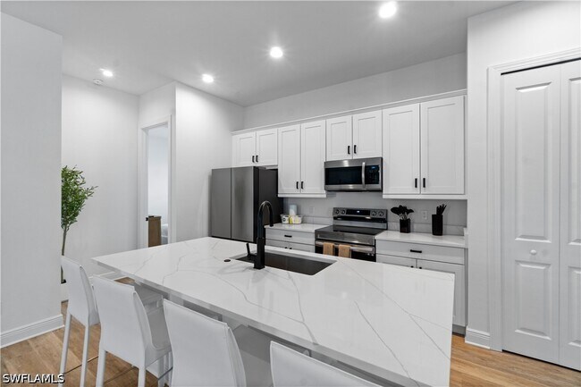 Foto del edificio - 551 97th Ave N