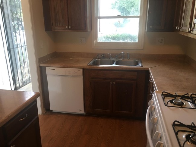 Building Photo - 2184 Wellington Cir