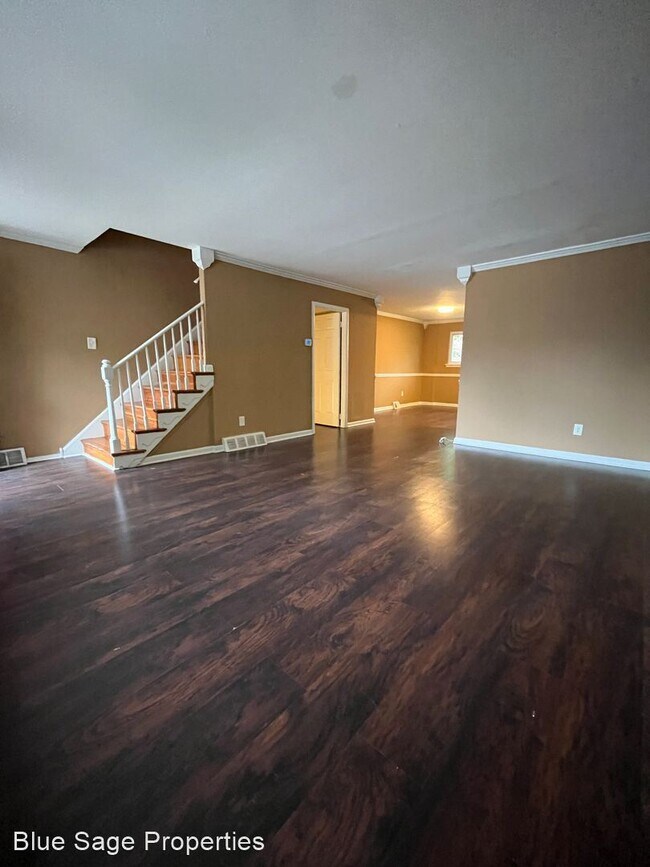 Building Photo - 3 br, 2 bath House - 1244 Rainer Rd