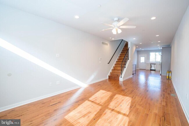 Building Photo - 3821 Mt Vernon St