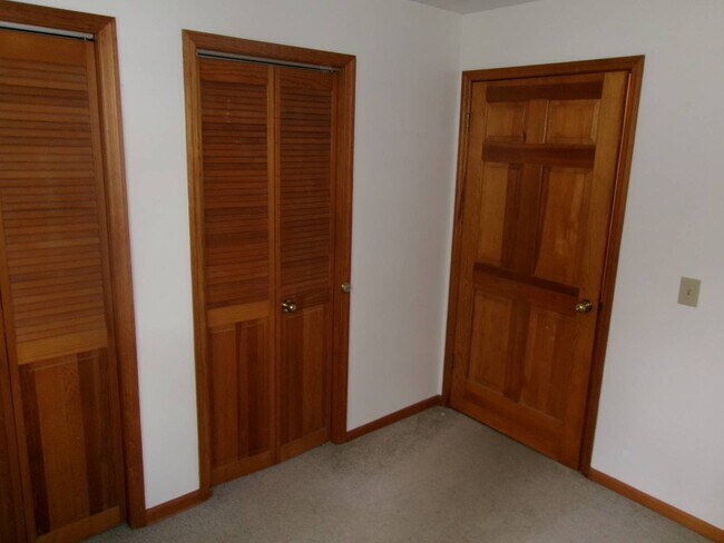 Building Photo - 222 S Ten Broeck St