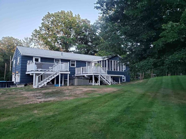Building Photo - 3 Meadow Ln