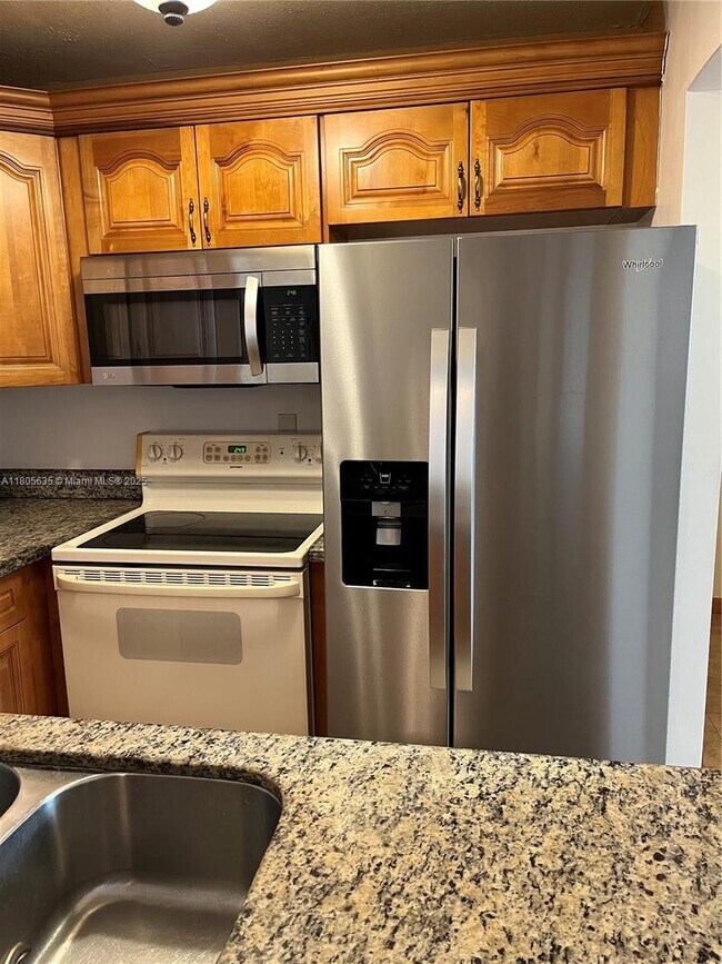 Foto del edificio - 8004 SW 149th Ave
