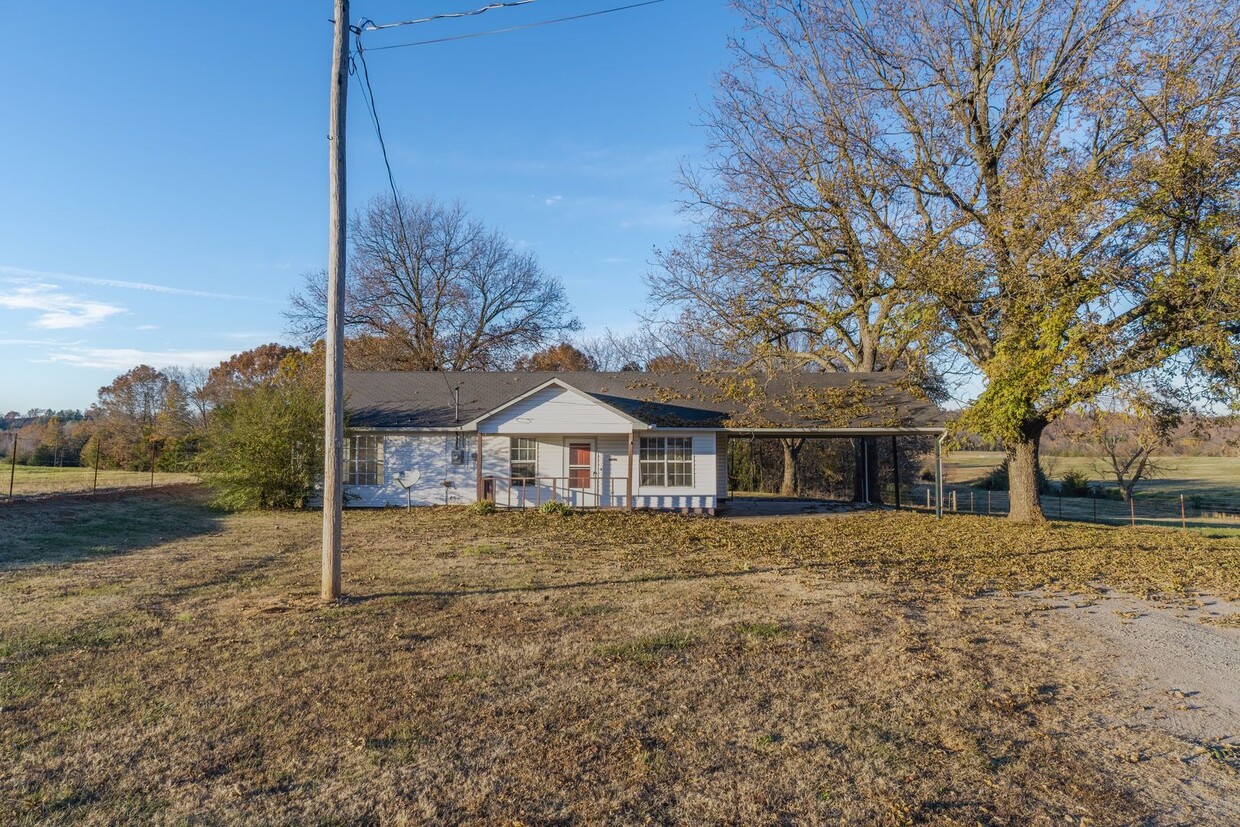 Primary Photo - Charming 3 Bed/ 2 Bath Home in Greenwood (...