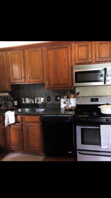 Granite/updated/dishwasher - 140 Broadway